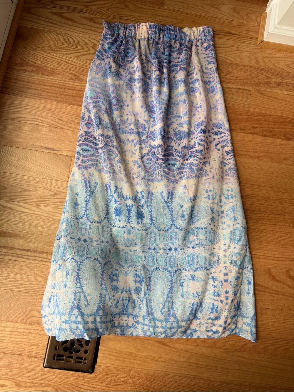 Maeve Anthropologie 100% Silk Paisley Maxi Skirt Double Slit Size Small - Picture 9 of 10